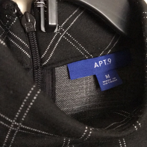 Dress - Picture 2 of 4